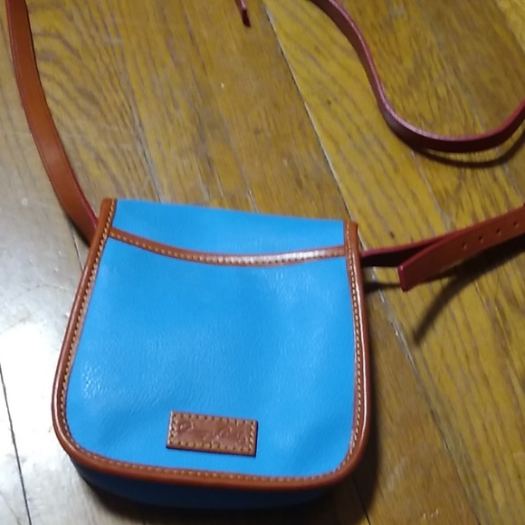 Dooney and Bourke purse - Picture 3 of 4